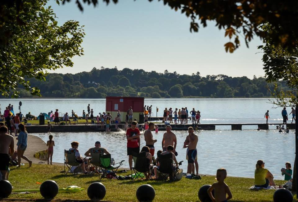 ホテル Lakeside ラウレア エクステリア 写真